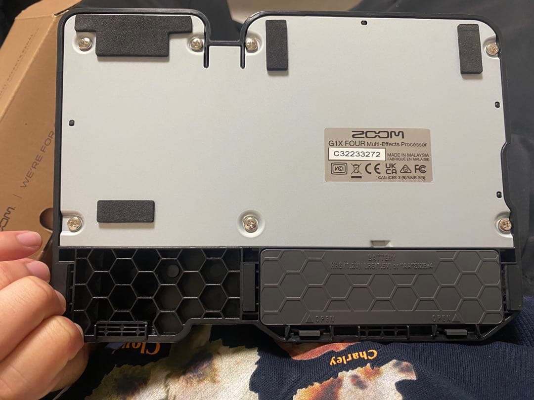 充電器付き ZOOM G1X FOUR マルチエフェクター