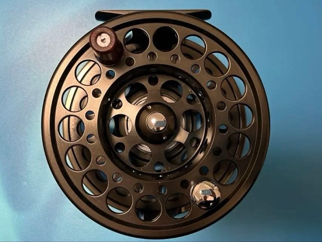 シマノ　フリーストーンLA9•10 大型フライリール