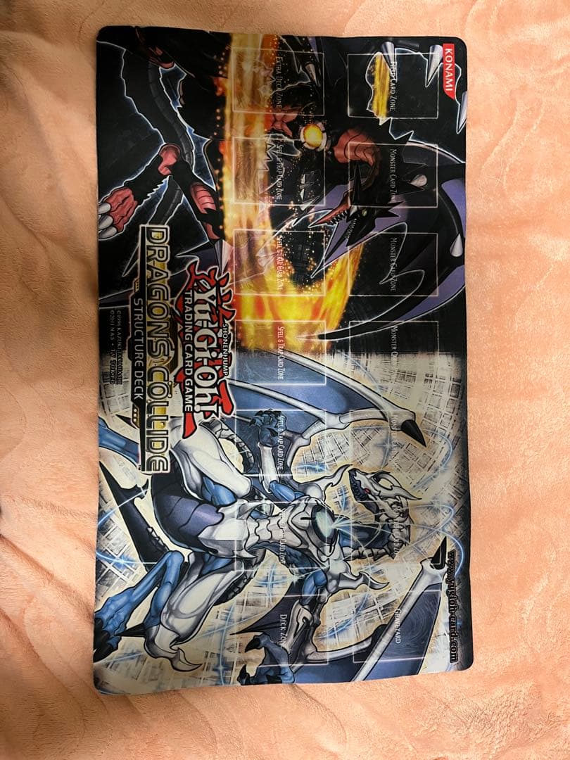 ヴィンテージ プレイマット Dragons Collide プレイマット