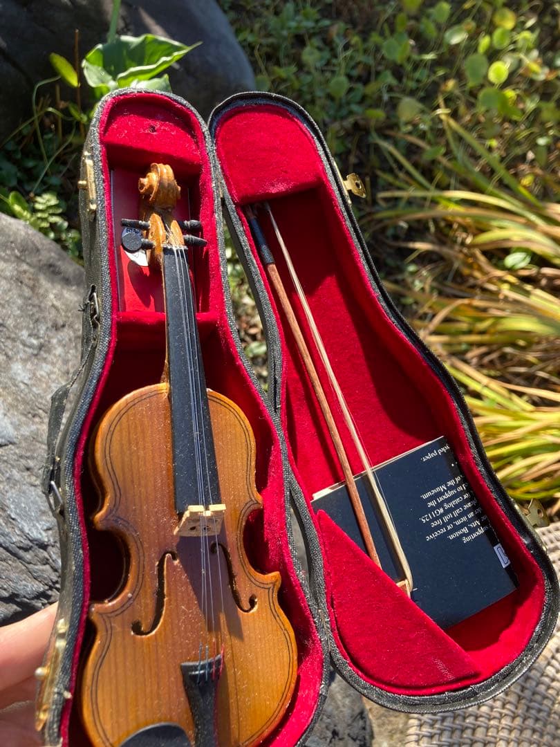 レア　ボストン美術館　ミニチュアバイオリンのオブジェ