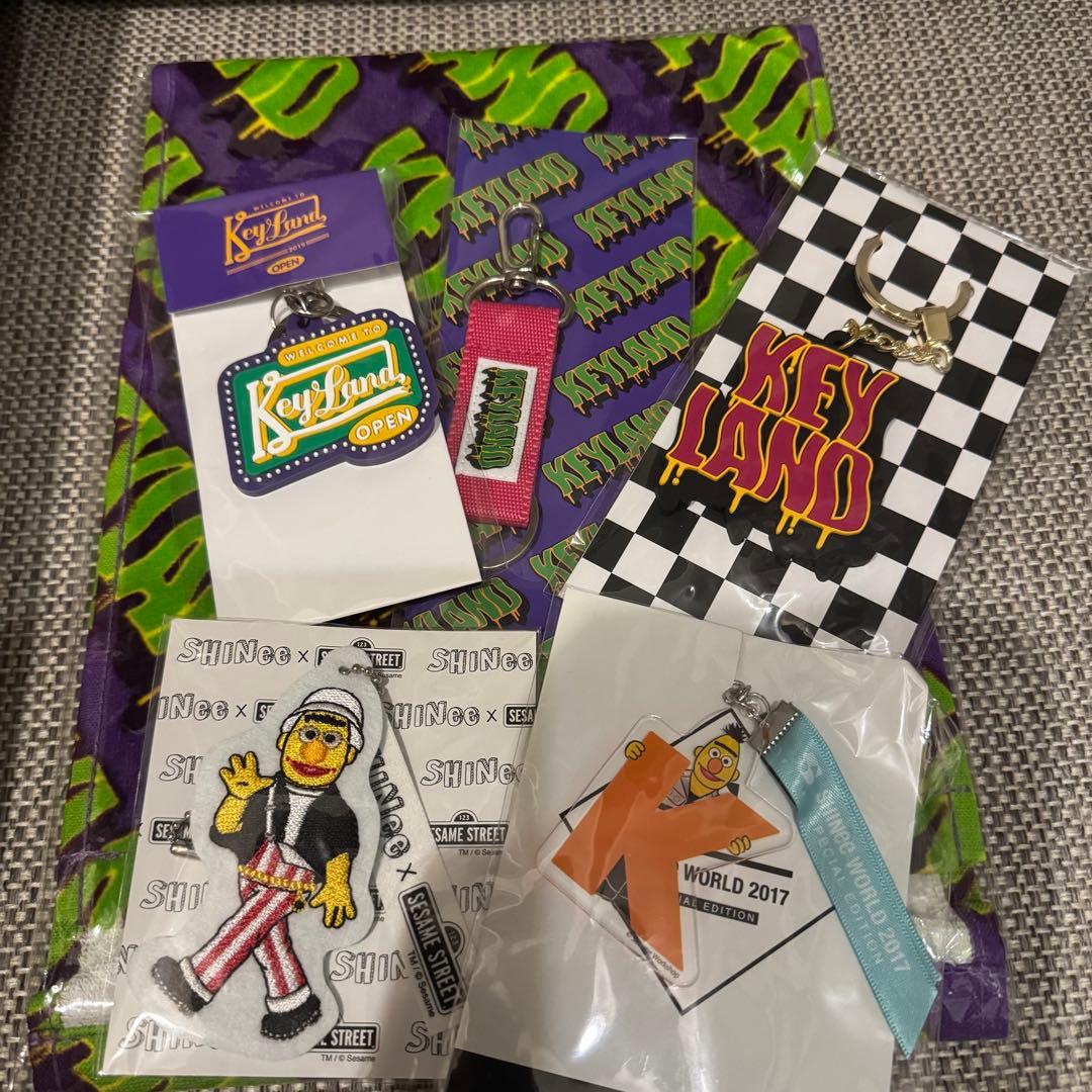 SHINee　KEYLAND キーホルダー　タオル　ツアーグッズ
