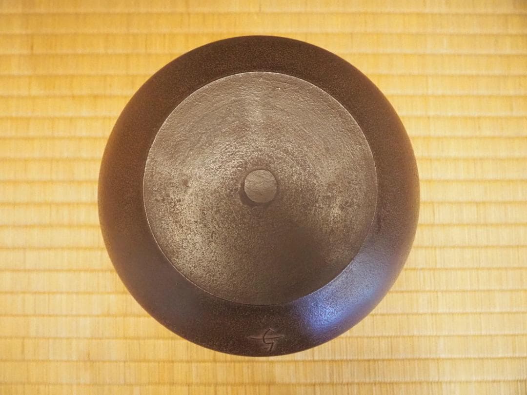 裏千家15世鵬雲斎御書付『南鐐摘丸釜』初代角谷與斎造（共箱）