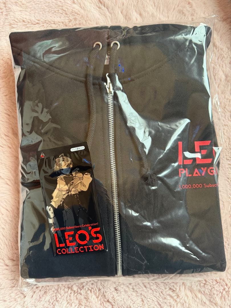 山田涼介　LEO size パーカー　ビジュアルカード　新品未開封