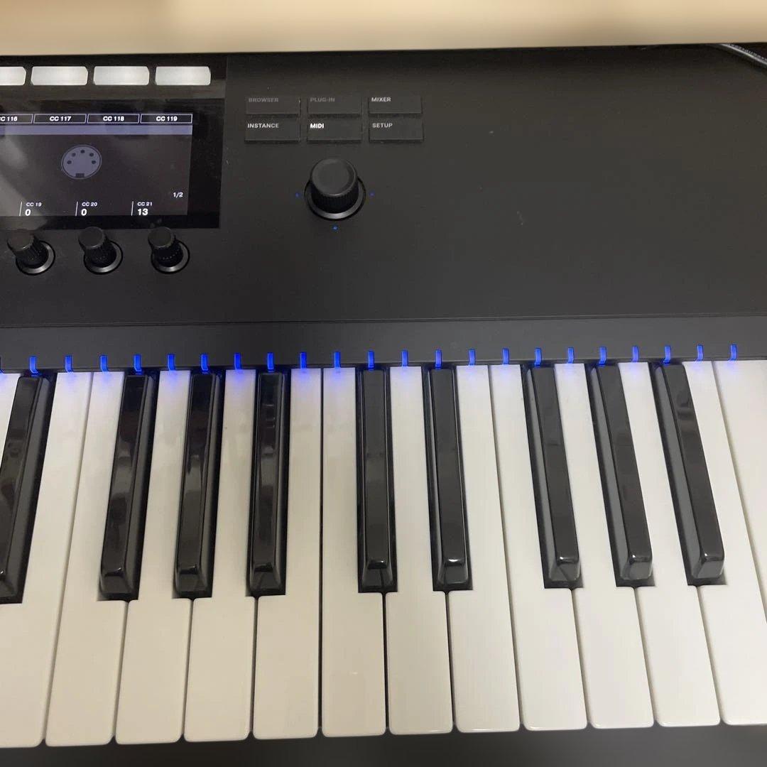 KOMPLETE KONTROL S49 mk2 ライセンス移行可　元箱あり