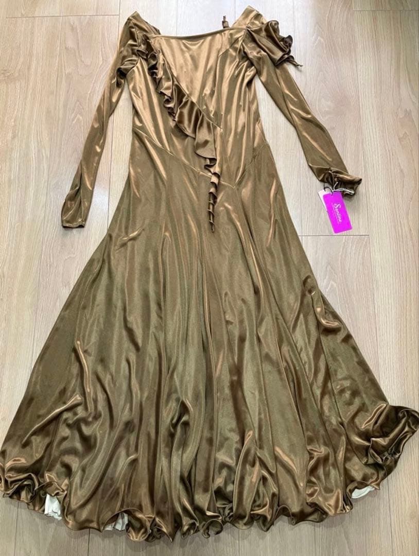 社交ダンスドレス サンリーヌ　新品 フリル付き