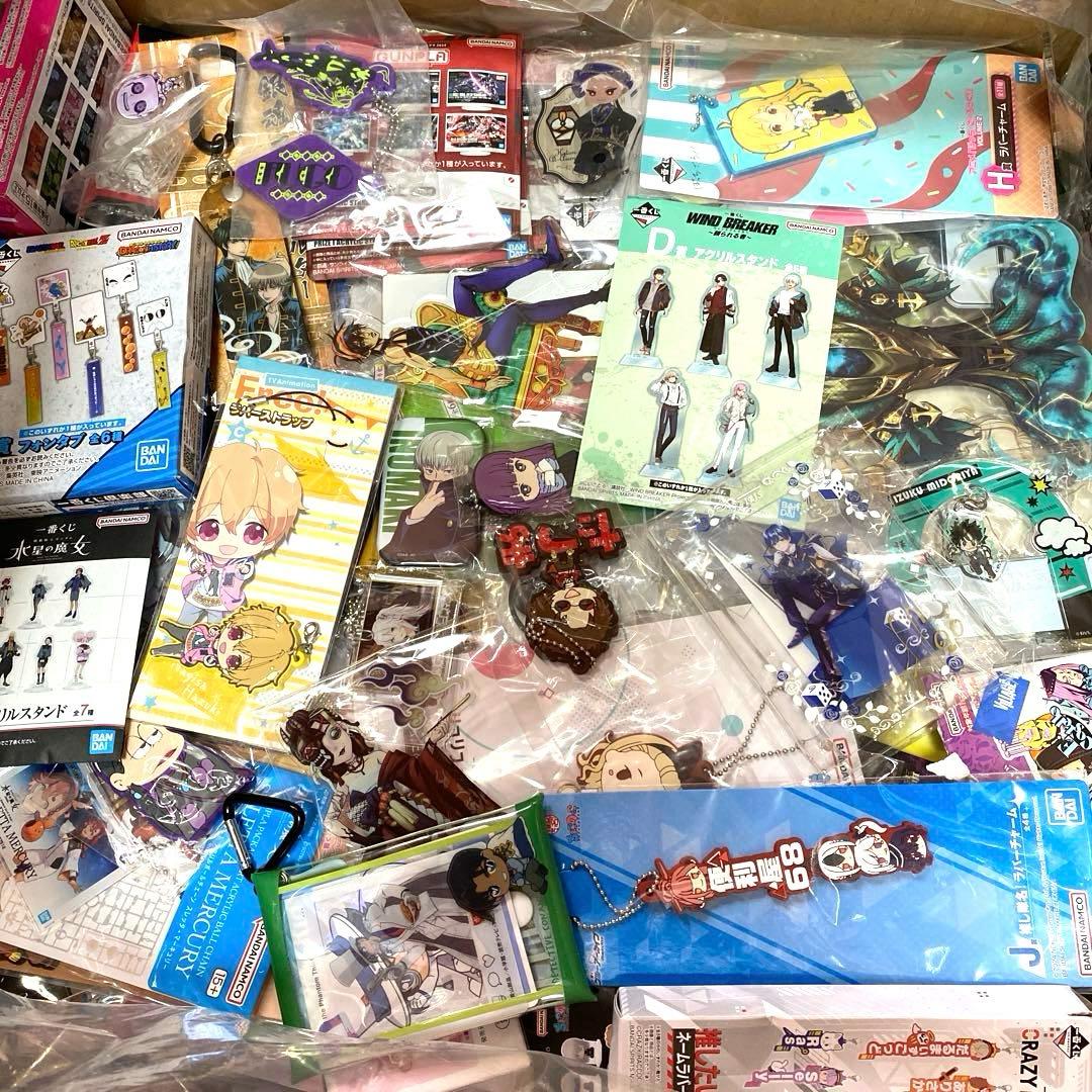 アニメキャラクターグッズ まとめ売り 缶バッジ アクスタ ラバスト 美少女