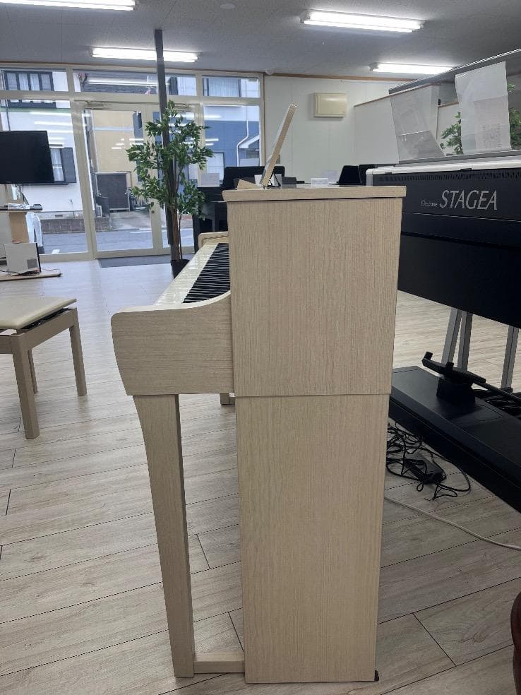 ★77547【電子ピアノ】YAMAHA　CLP775WA　22年製