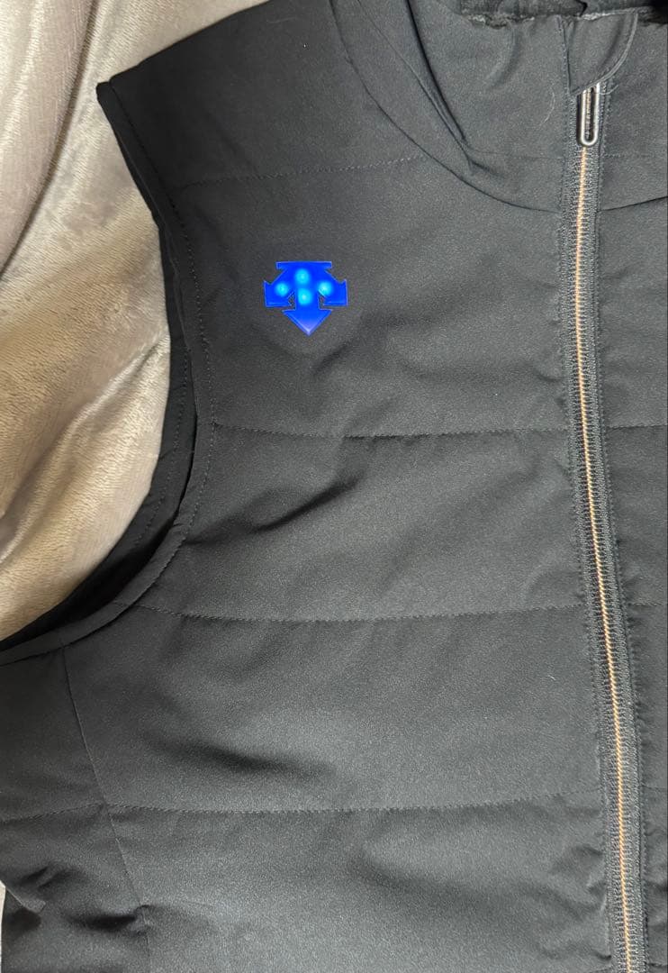 デサントモバイルサーモゴルフベスト