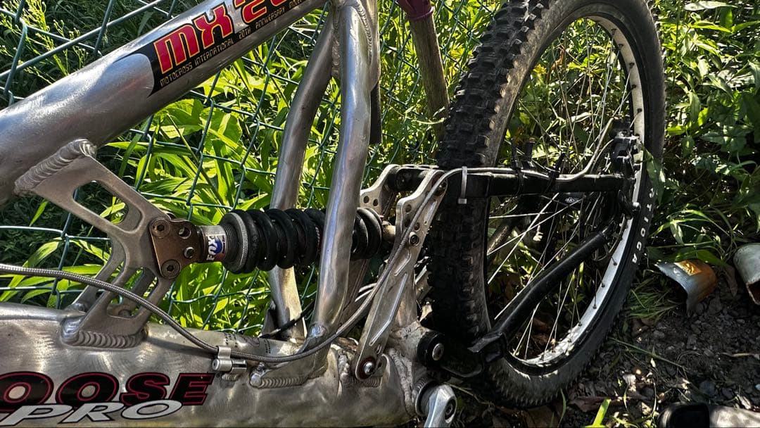 MON PRO 20thアニバーサリーモデルダウンヒルバイク