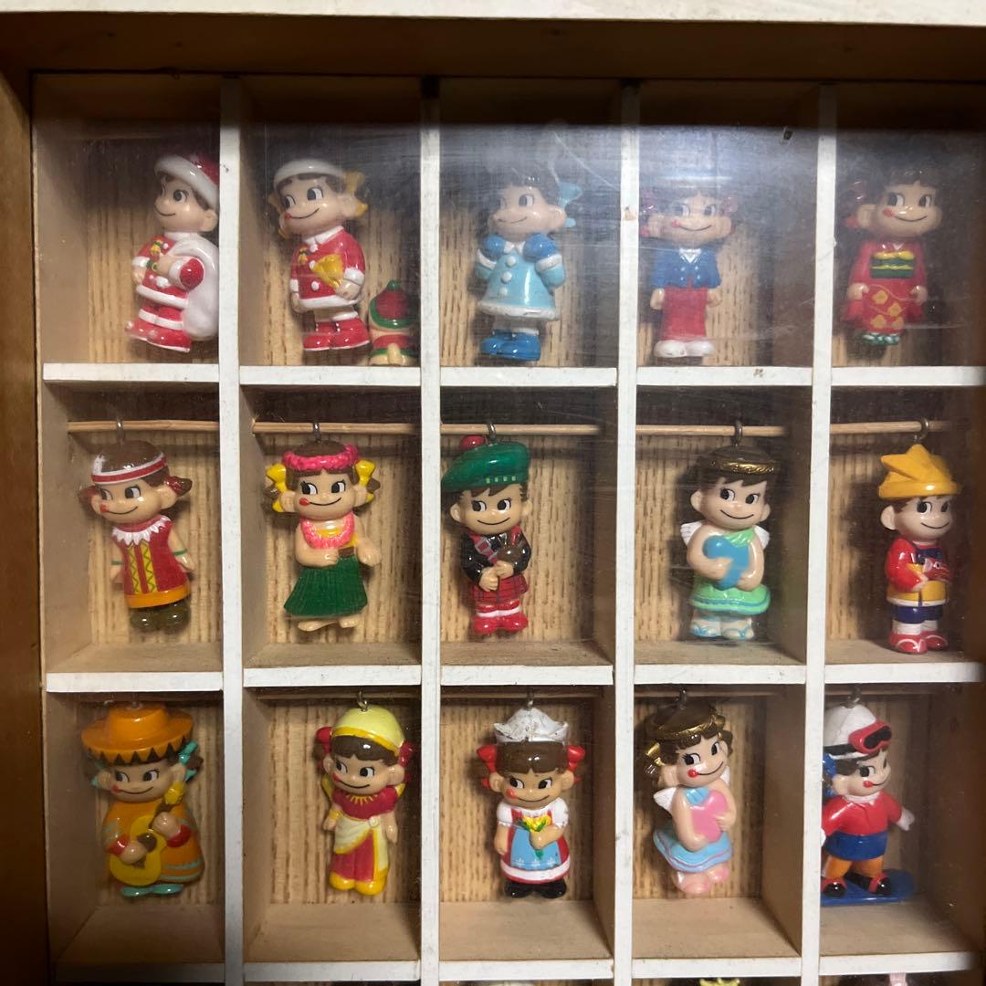 ぺこちゃん　ミニチュア人形コレクション 木製ケース入り