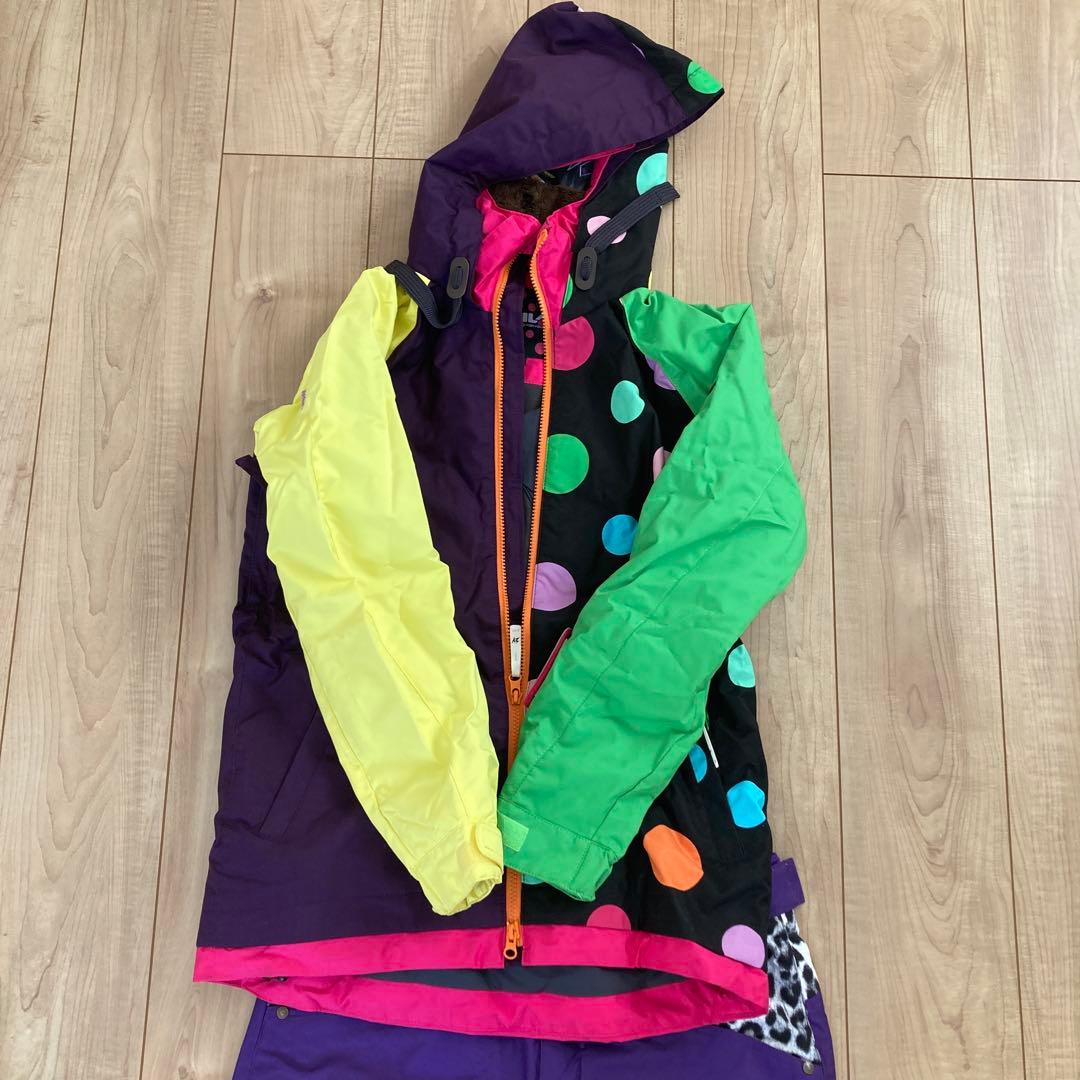 カラフルドット柄スノーボードウェア（女性用）