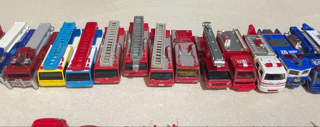 トミカ消防車系　ミニカーまとめ売り43台セット