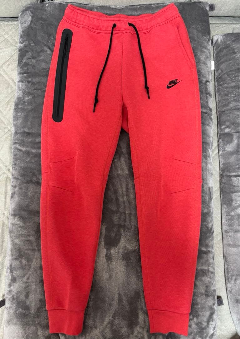 【NIKE】新品タグ付 海外限定品 テックフリース 上(L)、下(M) レッド