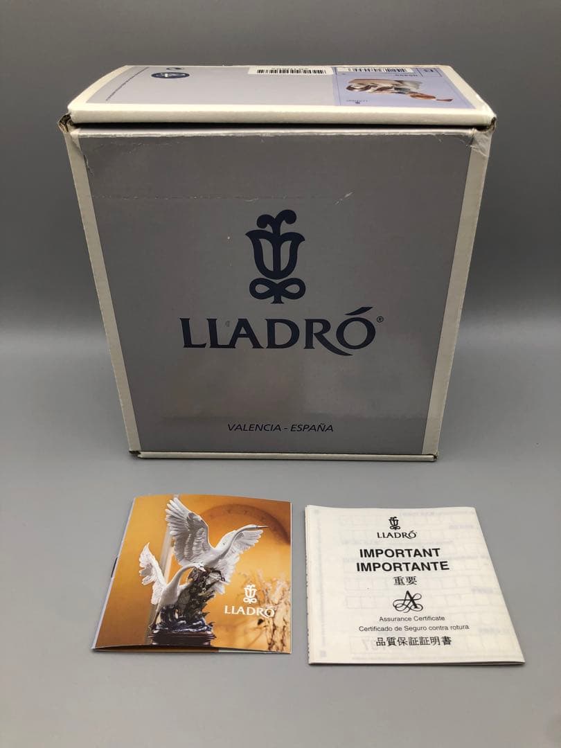 新品未使用⭐️LLADROリヤドロ磁器人形愛犬きれいにしましょうね 箱&保証書付き