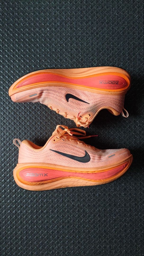 NIKE VOMERO PLUS　26.0cm オレンジ