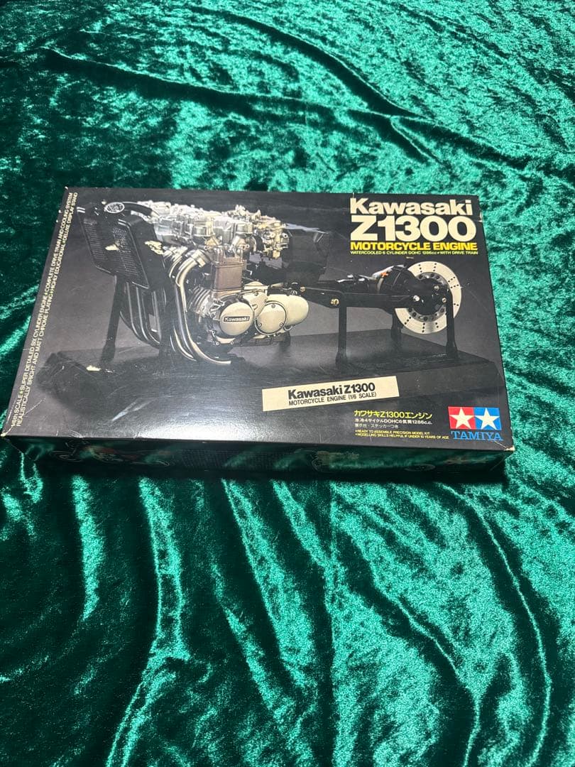 【未組立】Kawasaki Z1300 エンジン 1/6 モデル