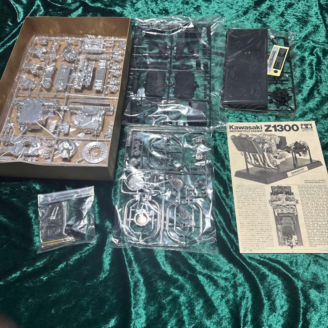 【未組立】Kawasaki Z1300 エンジン 1/6 モデル