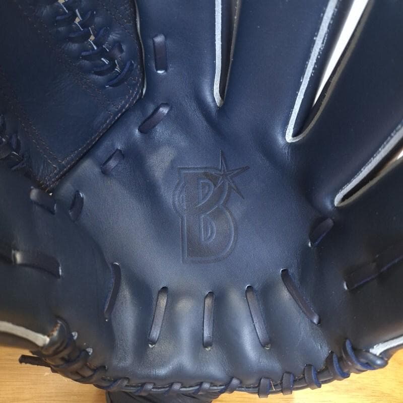 ミズノ 三浦大輔モデル DeNA ベイスターズグラブ 美品 投手用 軟式グローブ