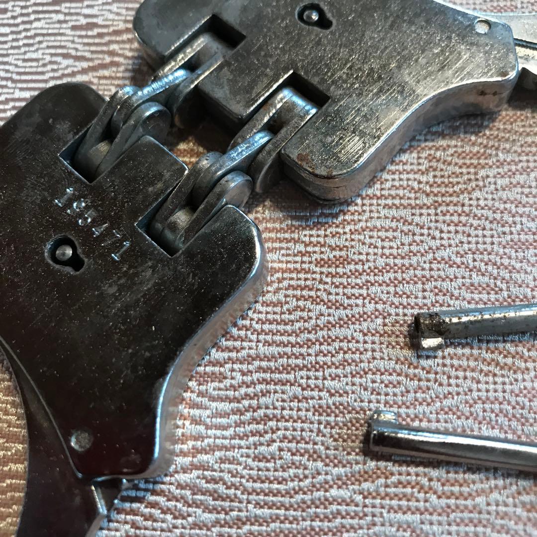 本物ピアレス社手錠