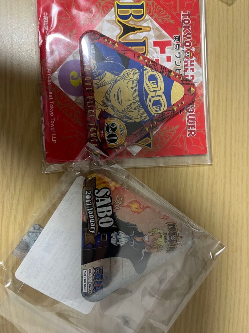 東京ワンピースタワー　トンガリBD缶バッジ　サボ　2種セット