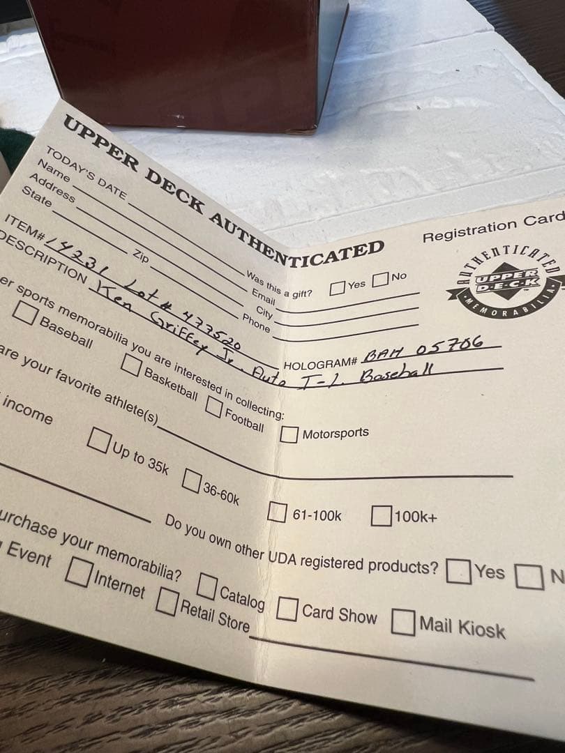 【UDA】ケン・グリフィーJr.直筆サインボール &ミニフィギュアset