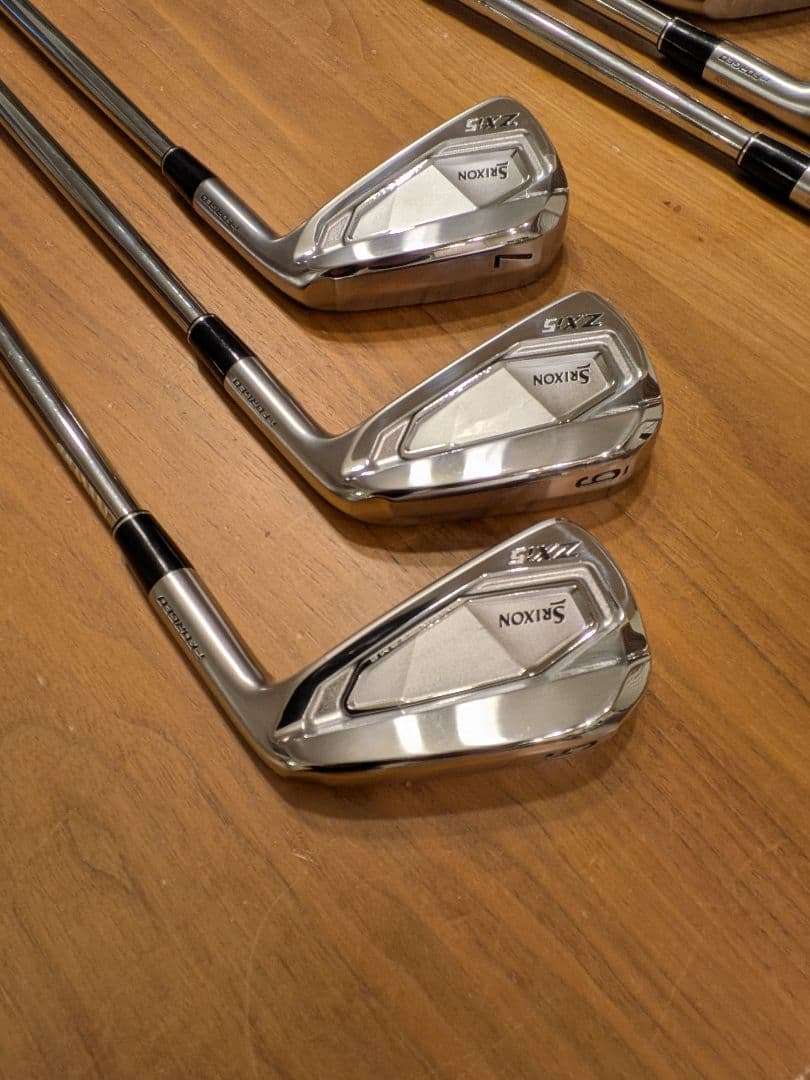 新品同様！スリクソンzxi5アイアン。5〜PW6本セット。DG105Xシャフト。