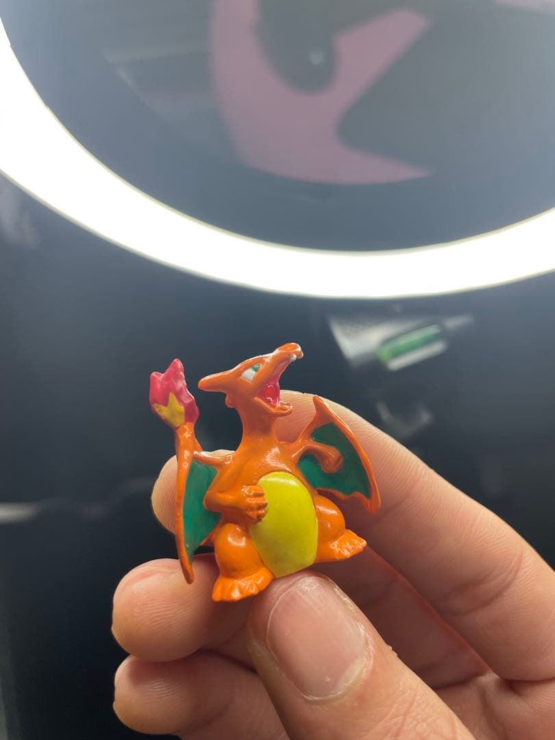 ポケモン フィギュア 25 体セット無料のマスターボール付き