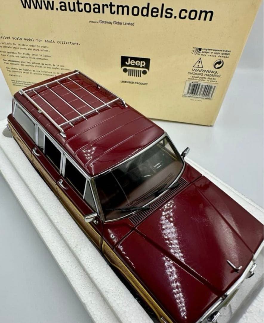 AUTOartモデル 1/18 ジープグランド ワゴニア