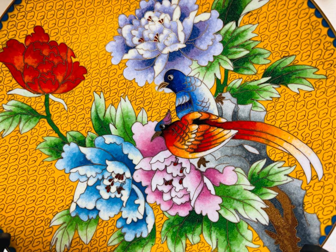 花と鳥の金属装飾皿