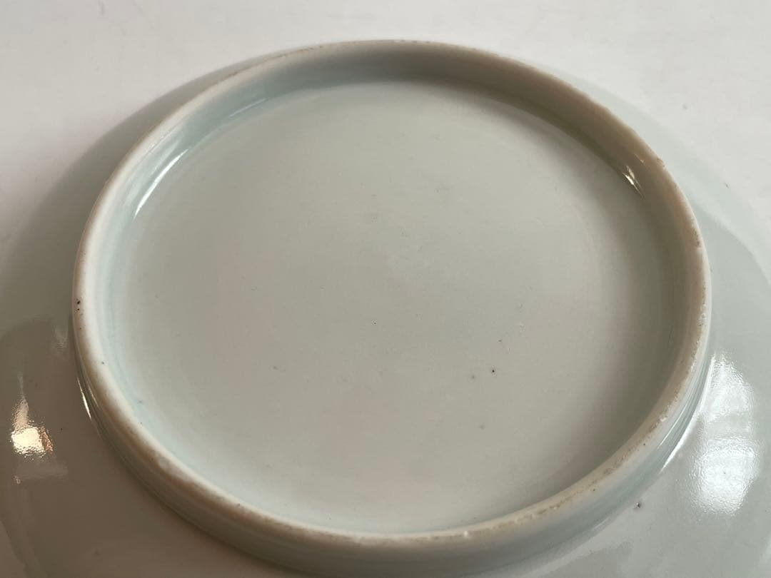 骨董　アンティーク　平戸　三川内　染付　梅に兜図　皿　丸皿　甲冑