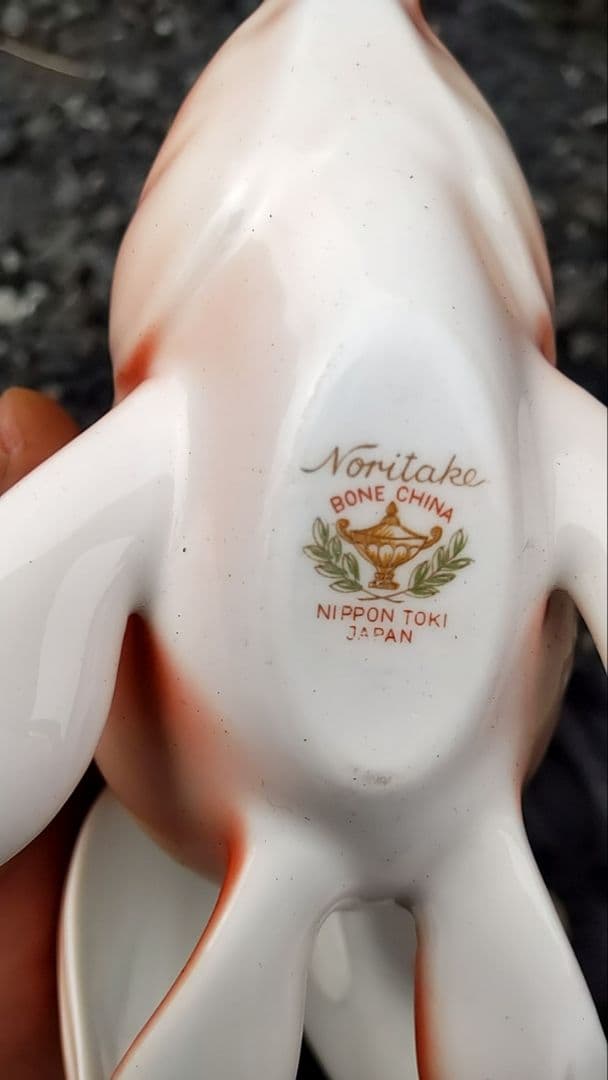 金魚の置物ノリタケ2つで