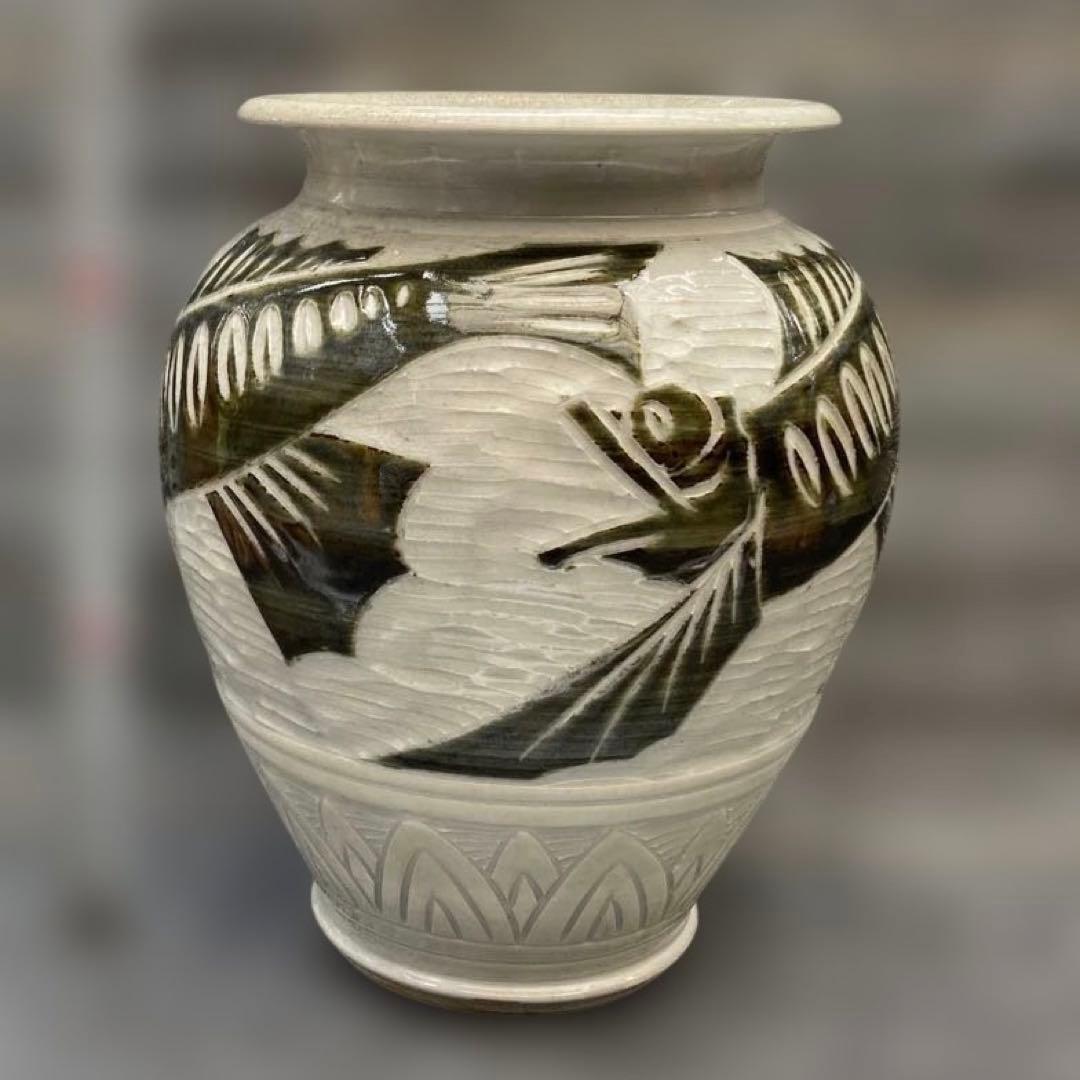 魚のモチーフ 陶器花瓶.壺