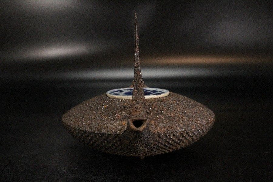 茶道具 古鉄 霰 時代 鉄瓶 酒器 古染付 唐物 陶片 蓋 旧家蔵出