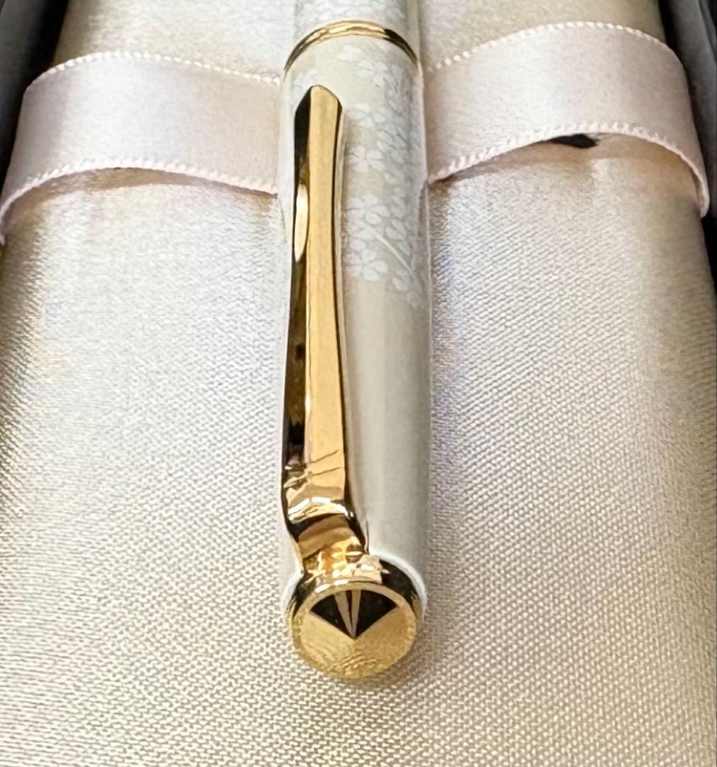 美品 パイロット レディホワイト桜 油性ボールペン 未使用