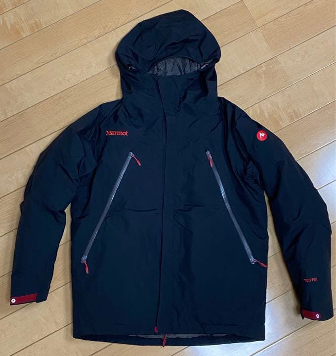 MARMOT ダウンジャケット 新古品です！今年の寒さにピッタリ！！
