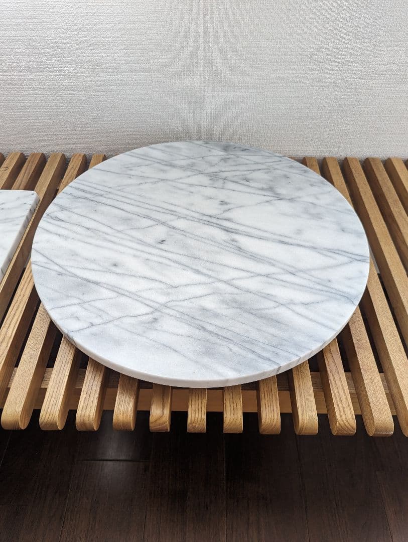 Crate＆Barrel 天然大理石　周るテーブル