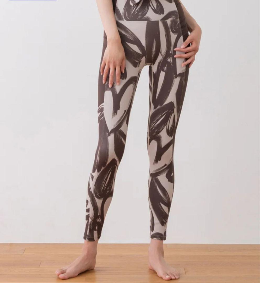 【SUKALA】WEB限定 ハートプリントサイドギャザーレギンスベージュゴールド