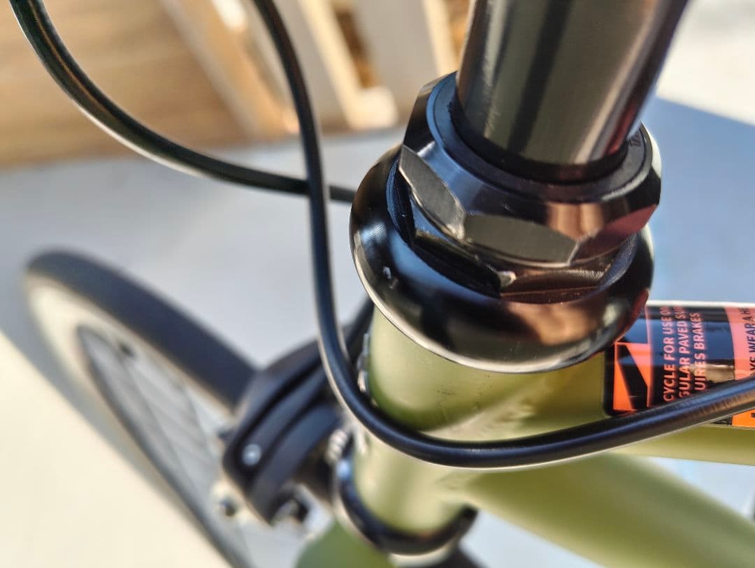 フジ　フェザー　マットカーキー