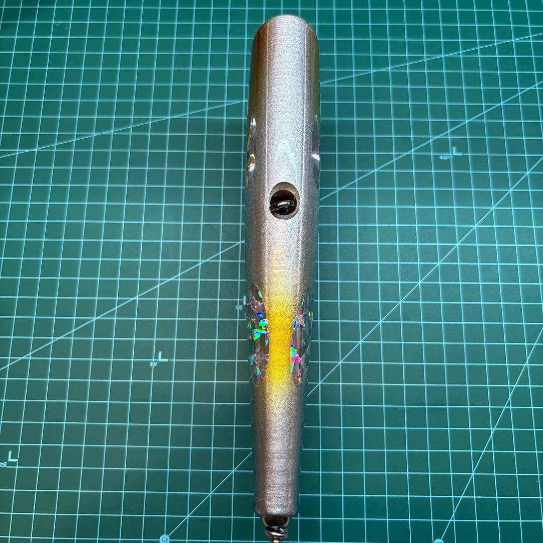 貝田ルアー　オーバル200