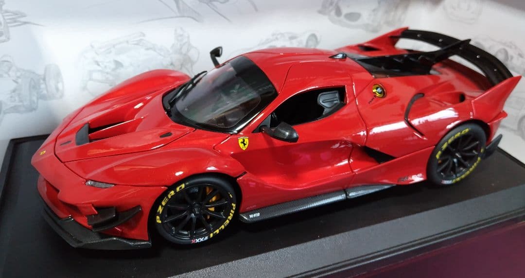 Bburago FXX-K EVO 1/18　限定カラー