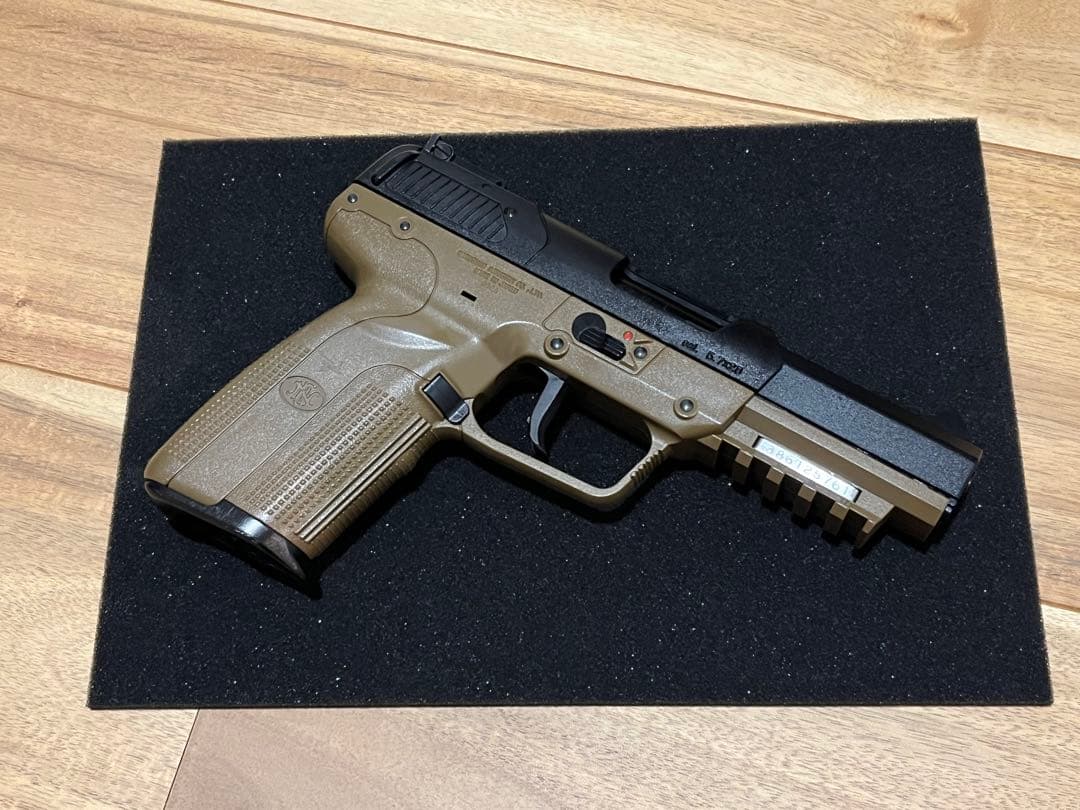 ☆ 美品　マルシン　ファイブセブン CO2 ガスブローバック　FDE