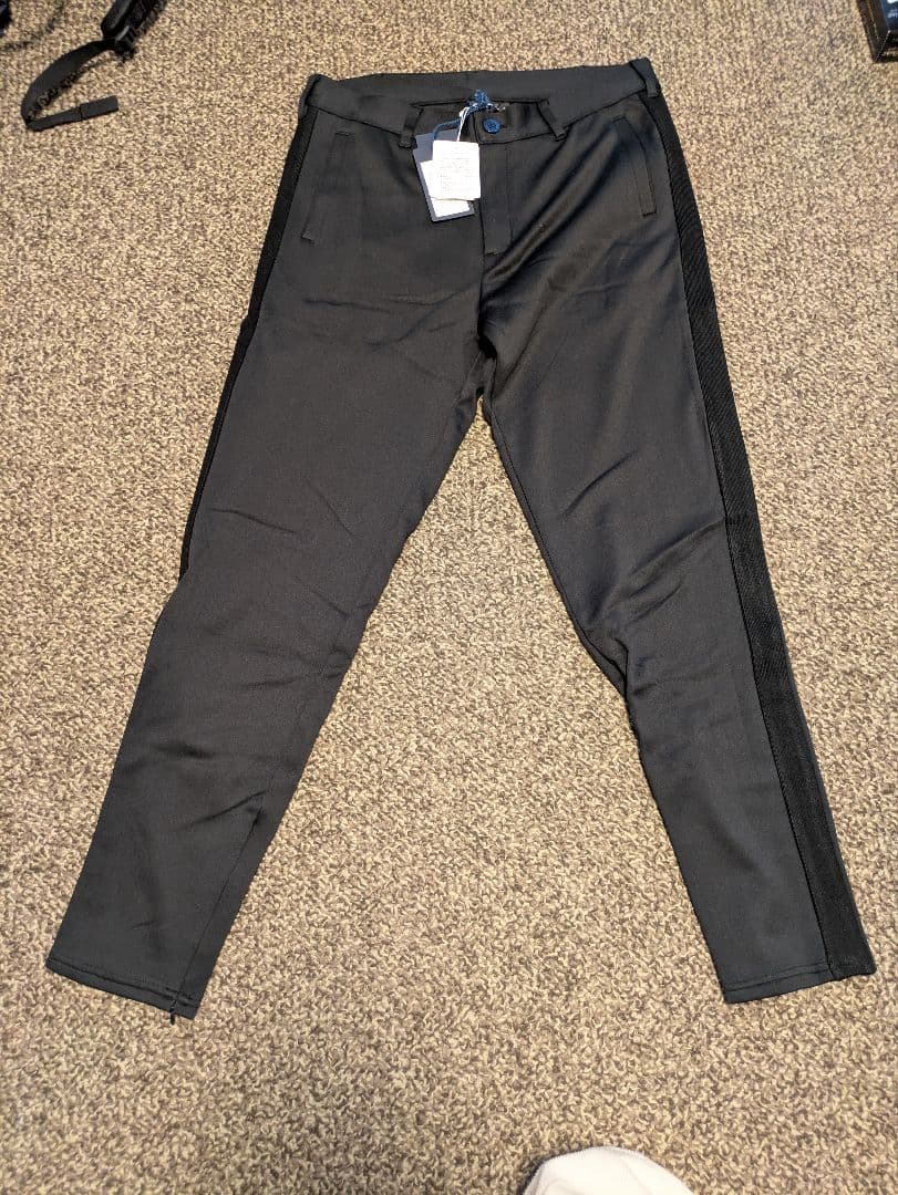 MUTA 黒パンツ