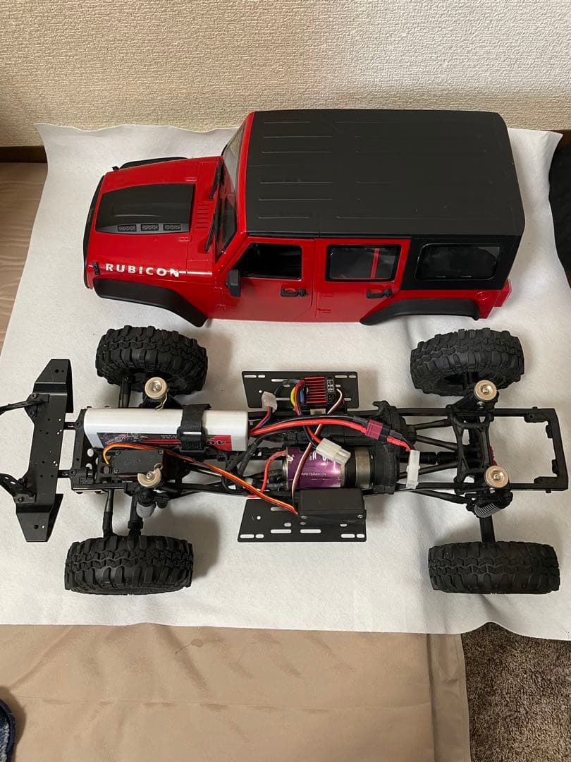 ２９３　axial (アキシャル)1/10サイズ　ラジコン