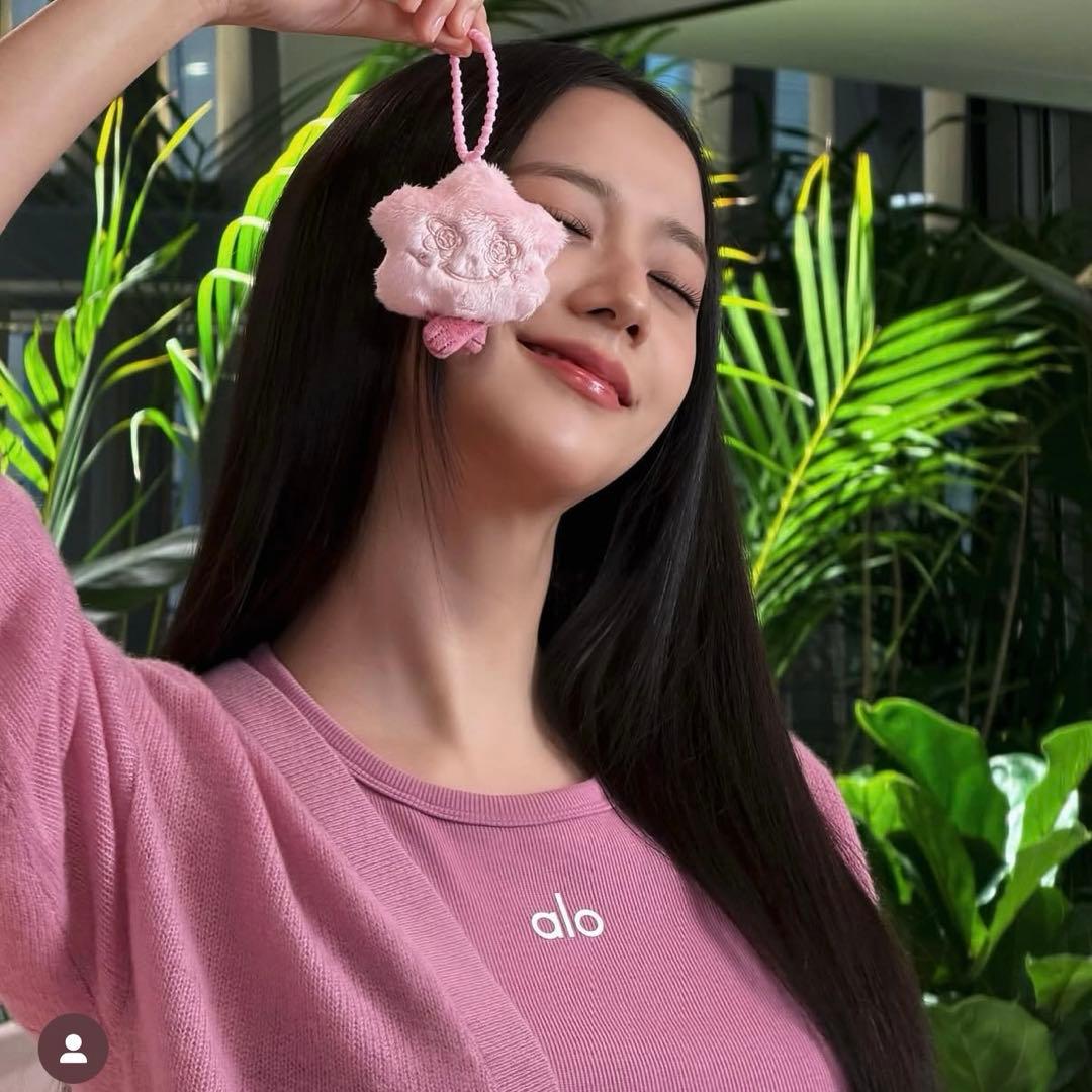 BLACKPINK JISOO alo コラボ シューモン 限定 韓国 ジス