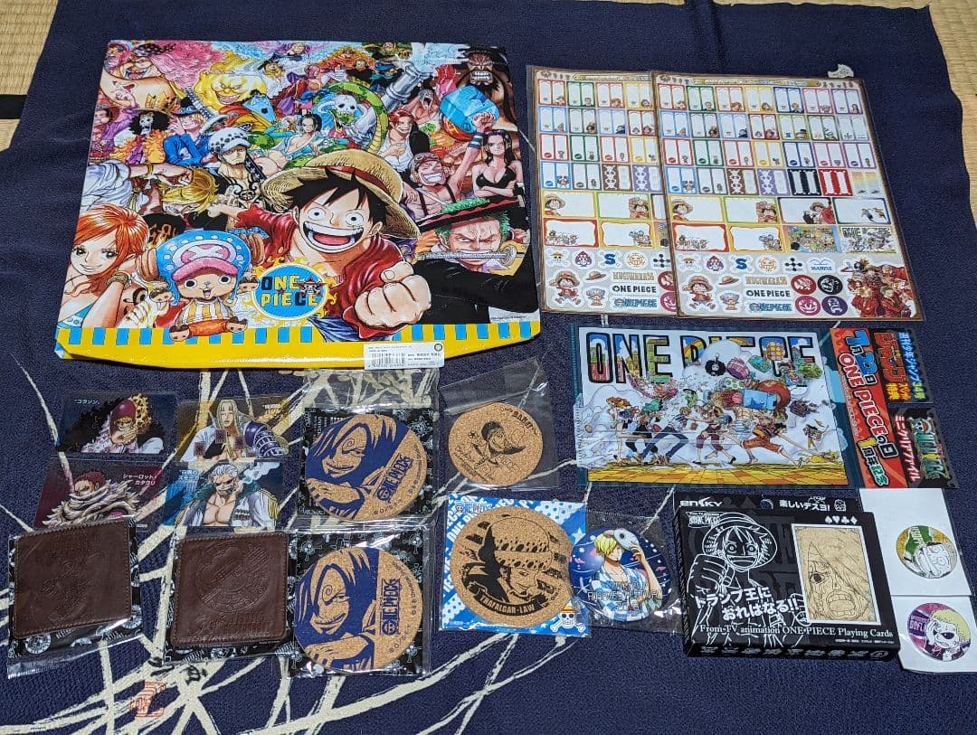 ONEPIECE　キャラクターグッズ　まとめ売り　約100点セット！
