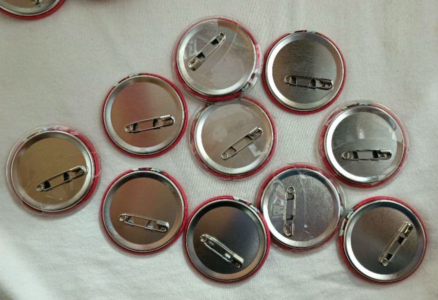 すとぷり　莉犬　缶バッチ　8th Anniversary　デフォ