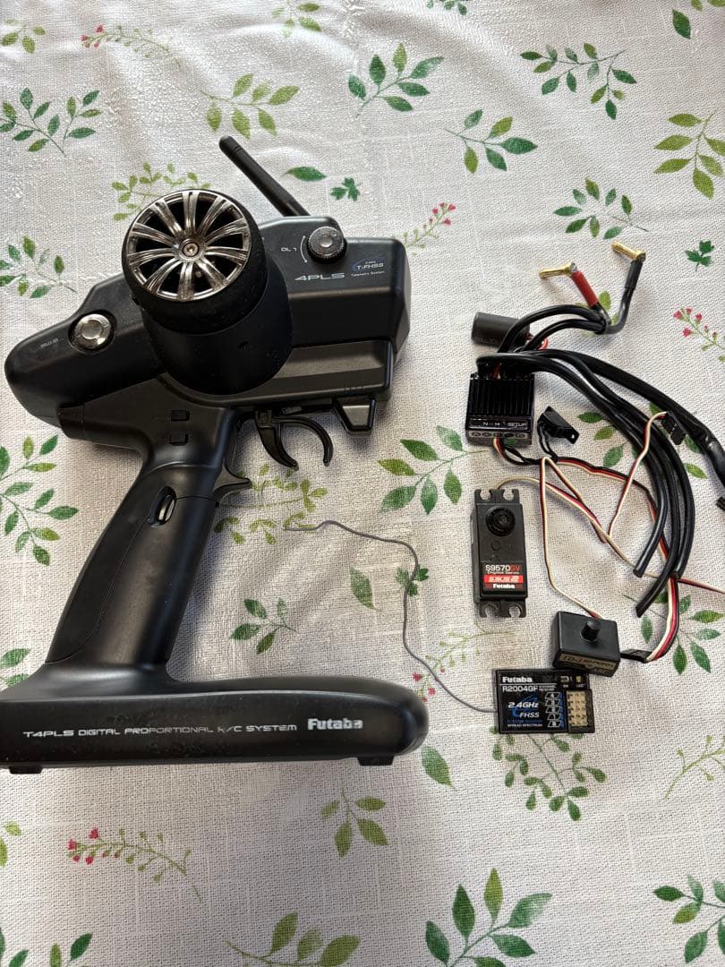 Futaba T4PLS ラジコン送信機