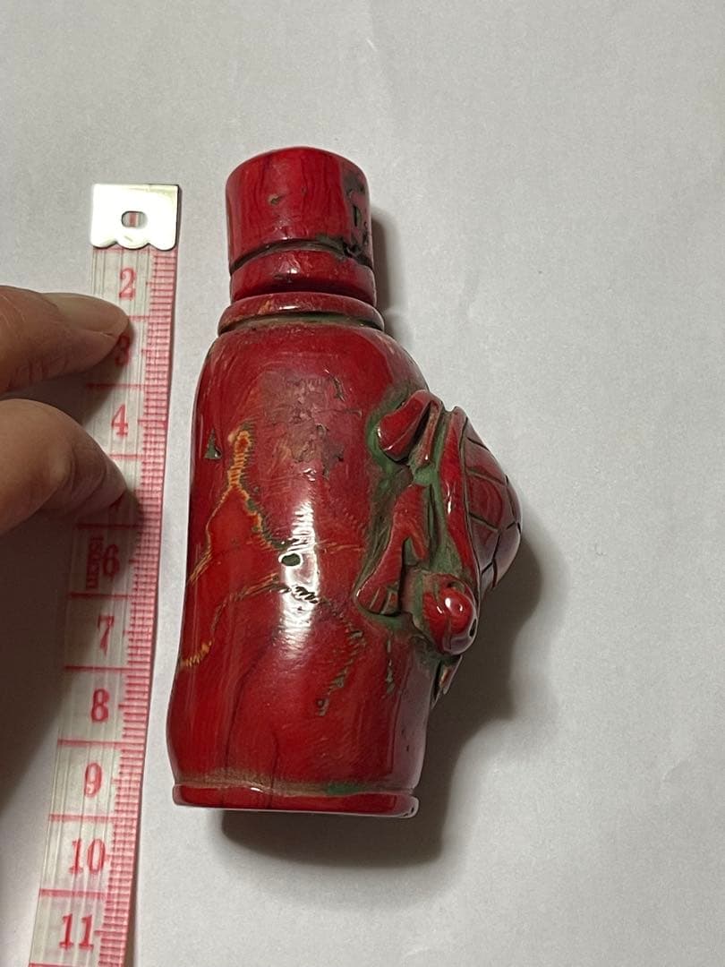 値下げ　赤い亀の彫刻　珊瑚風　鼻煙壺？　山珊瑚？希少