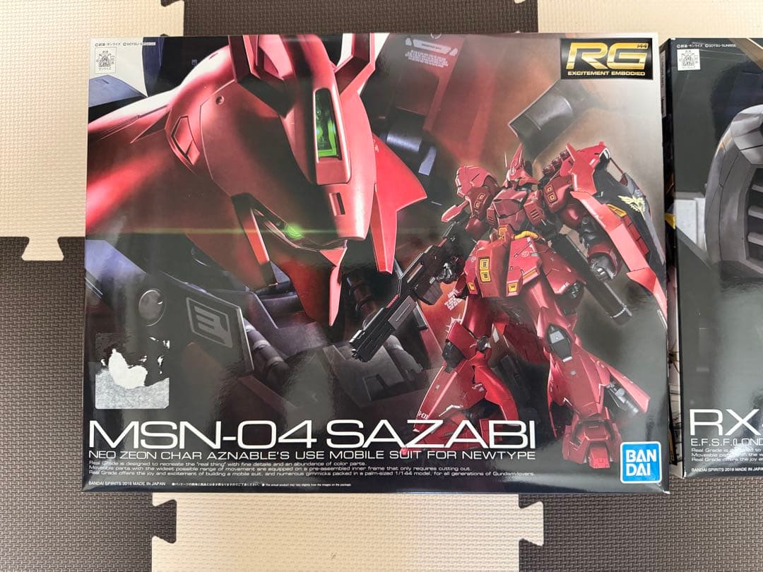 RG サザビー(外箱破れあり)&RG νガンダム