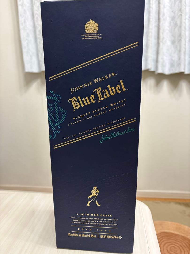 ジョニーウォーカー　750ml ギフトボックス入り